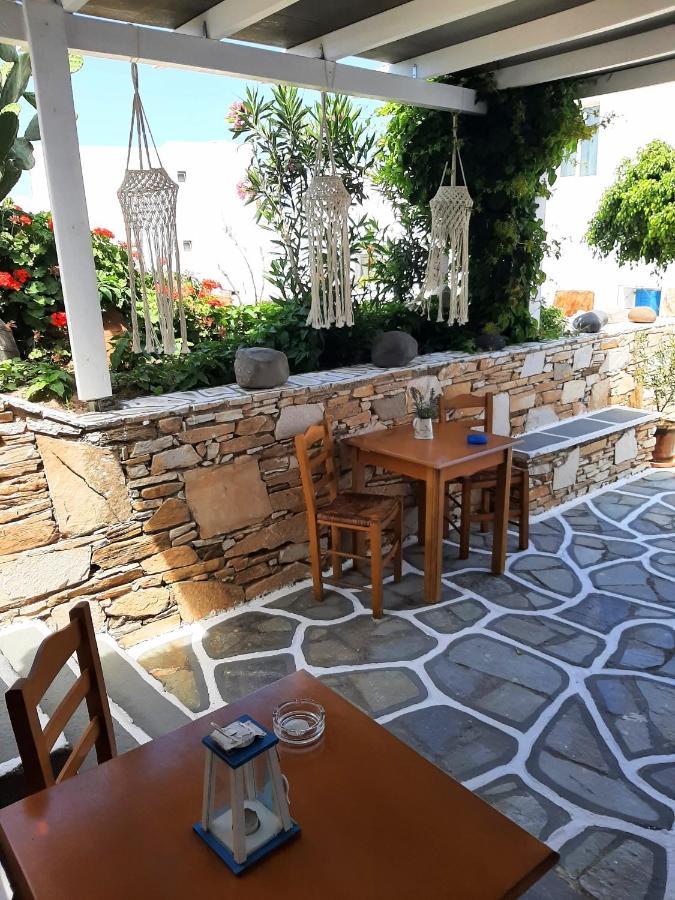 George'S Place イオス島 チョーラ エクステリア 写真
